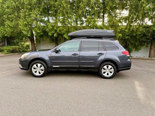 Graphite Gray Metallic 2011 Subaru Outback 3.6R Limited