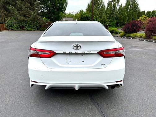 Super White 2019 Toyota Camry SE