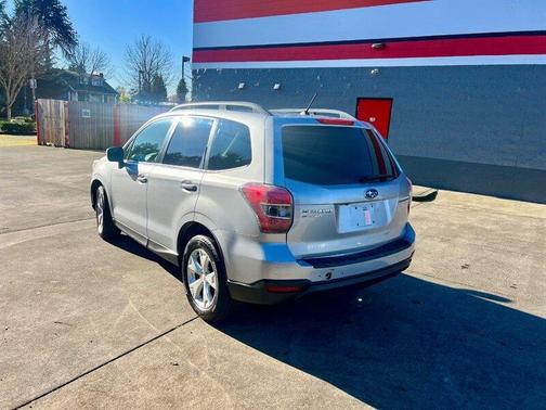 Ice Silver Metallic 2015 Subaru Forester 2.5i Premium