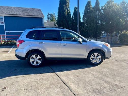 Ice Silver Metallic 2015 Subaru Forester 2.5i Premium