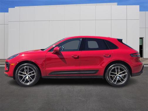 2023 Porsche Macan T