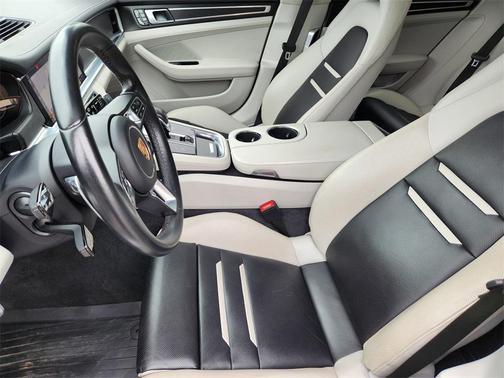2019 Porsche Panamera E-Hybrid Sport Turismo Turbo S