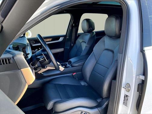 2024 Porsche Cayenne Base