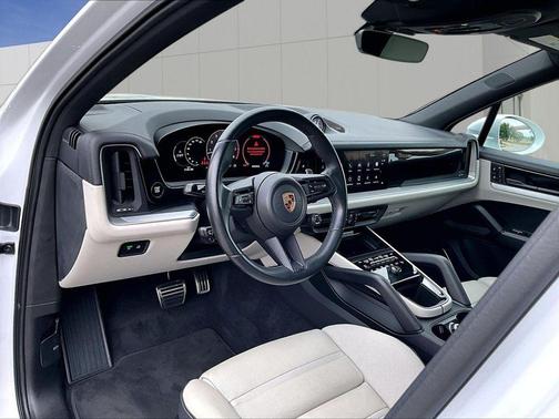 Carrara White Metallic 2024 Porsche Cayenne S