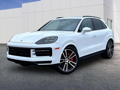 Carrara White Metallic 2024 Porsche Cayenne S