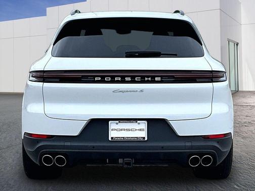 Carrara White Metallic 2024 Porsche Cayenne S