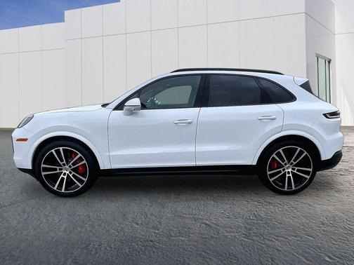 Carrara White Metallic 2024 Porsche Cayenne S