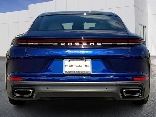 2024 Porsche Panamera 4