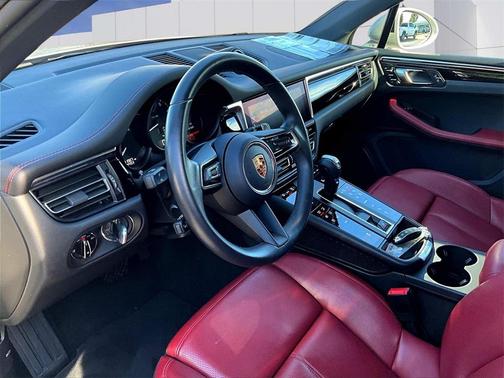2024 Porsche Macan 