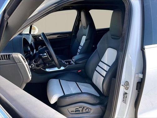 2023 Porsche Cayenne Turbo S