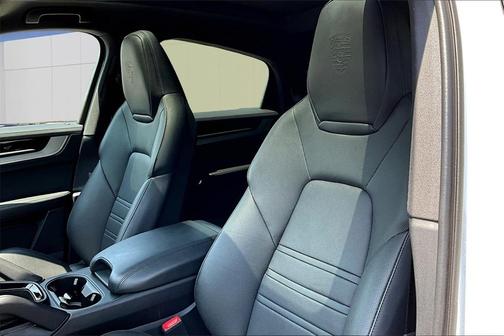 2024 Porsche Cayenne AWD