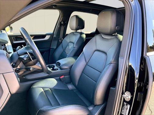 2024 Porsche Cayenne Base