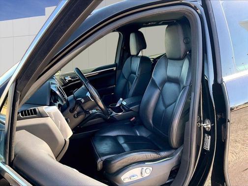 Black 2013 Porsche Cayenne Diesel