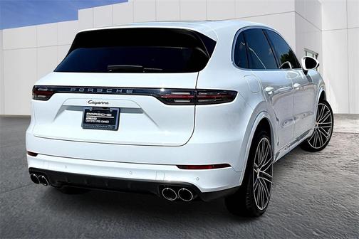 2023 Porsche Cayenne Platinum Edition