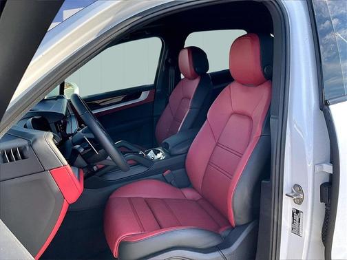 2025 Porsche Cayenne S