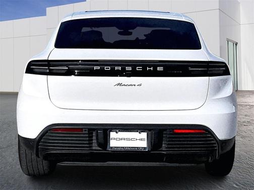 2024 Porsche Macan 4