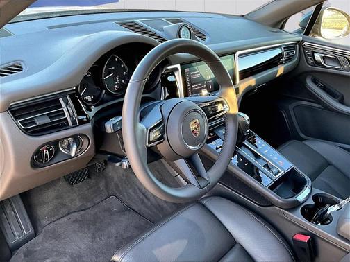 2024 Porsche Macan T