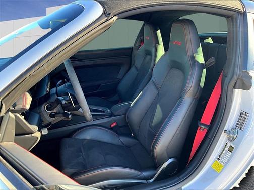 2024 Porsche 911 Targa 4 GTS