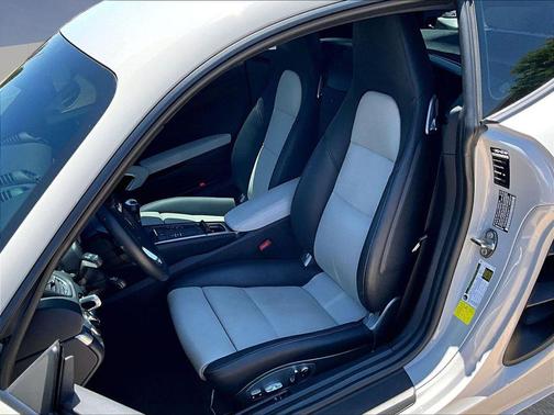 Chalk 2024 Porsche 718 Cayman S