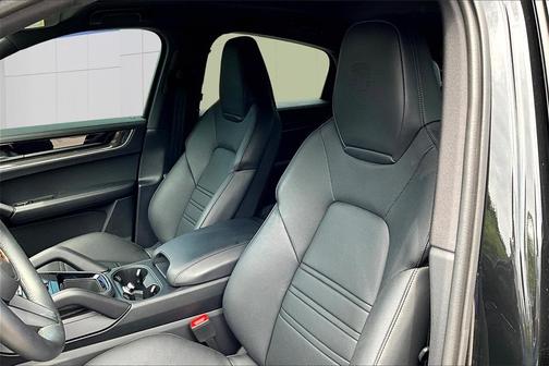 2024 Porsche Cayenne S Coupe AWD