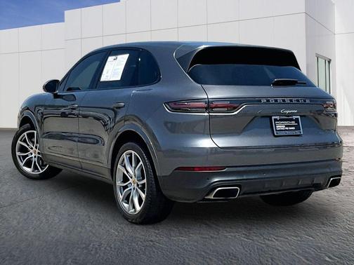 Quartzite Grey Metallic 2023 Porsche Cayenne