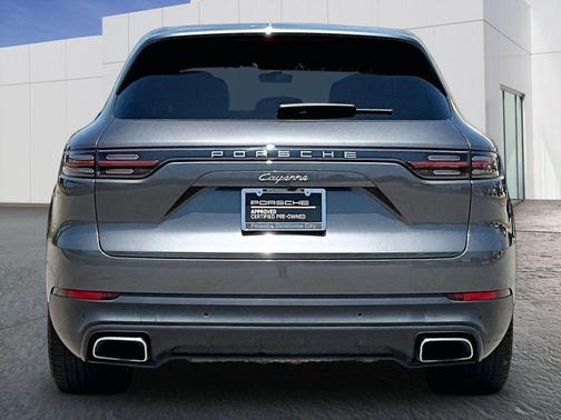 Quartzite Grey Metallic 2023 Porsche Cayenne
