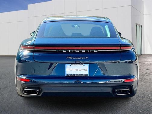 2026 Porsche Panamera 4