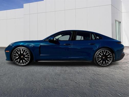 2026 Porsche Panamera 4