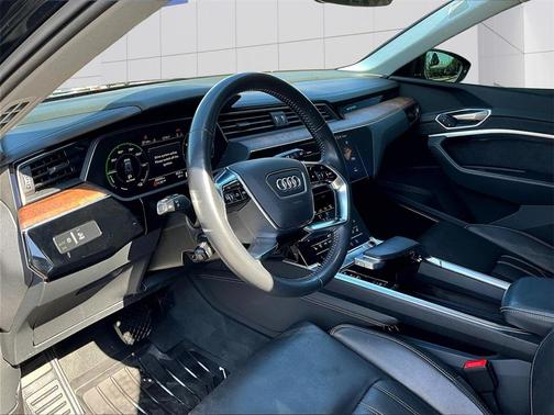 2019 Audi e-tron Prestige