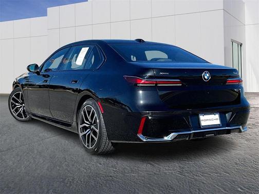 2025 BMW 740 i xDrive