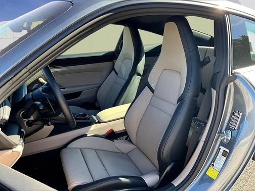 2025 Porsche 911 Carrera