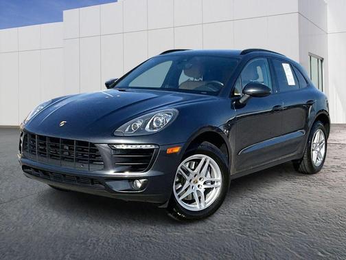 Volcano Grey Metallic 2017 Porsche Macan Base