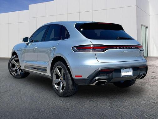 Dolomite Silver Metallic 2024 Porsche Macan