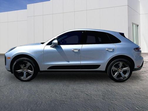 Dolomite Silver Metallic 2024 Porsche Macan