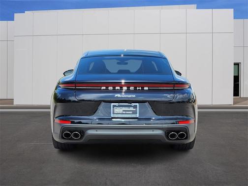 2024 Porsche Panamera 4