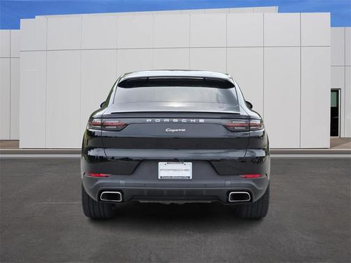 2022 Porsche Cayenne Base (Tiptronic)