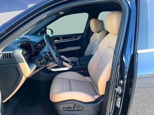 2026 Porsche Cayenne AWD