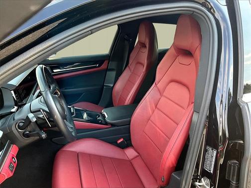2024 Porsche Panamera 4