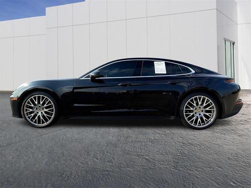 2024 Porsche Panamera 4