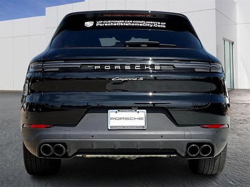 2024 Porsche Cayenne S