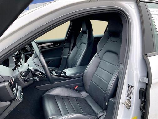 2025 Porsche Panamera Base