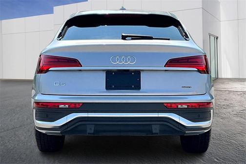 2024 Audi Q5 45 S line quattro Premium