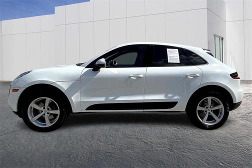 2018 Porsche Macan Base (PDK)
