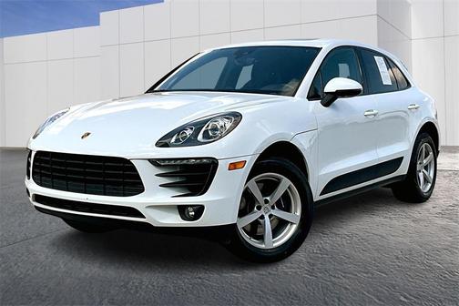 2018 Porsche Macan Base (PDK)