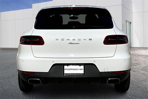 2018 Porsche Macan Base (PDK)