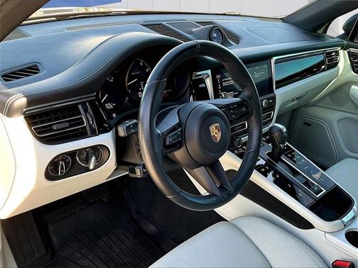 2023 Porsche Macan T