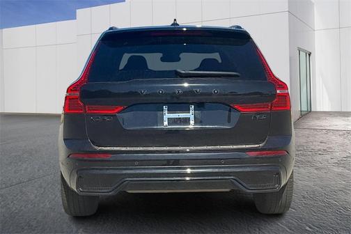 2025 Volvo XC60 B5 Ultra Black Edition