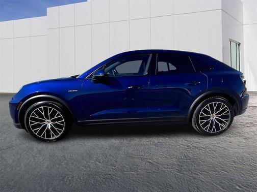 2026 Porsche Macan 4