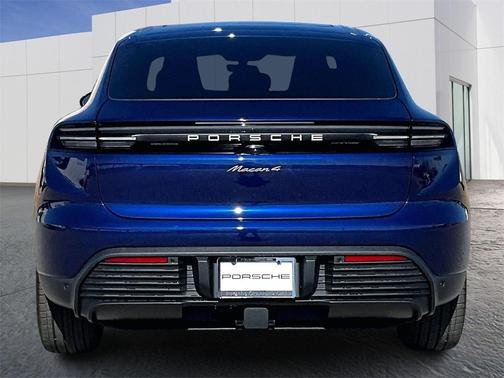 2026 Porsche Macan 4