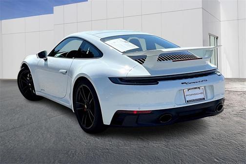 2024 Porsche 911 Carrera 4 GTS